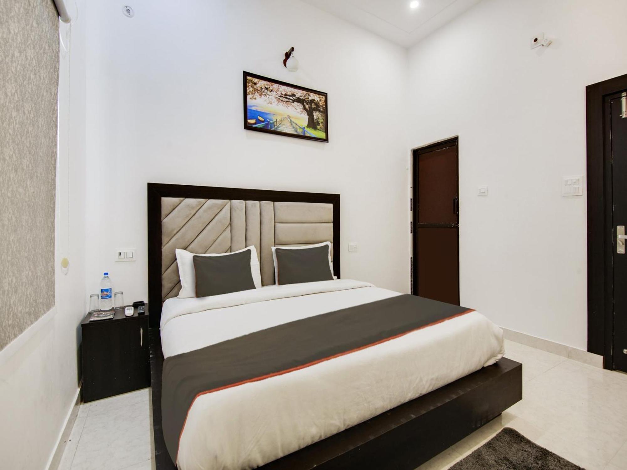 The Nines Hotel & Restro Nainital Eksteriør bilde